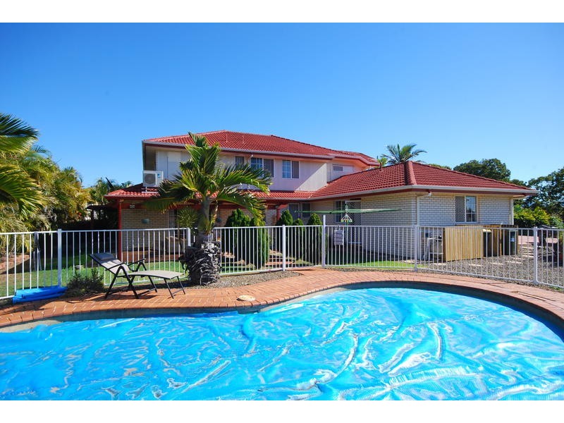 64 Pine County Place, Bellbowrie QLD 4070